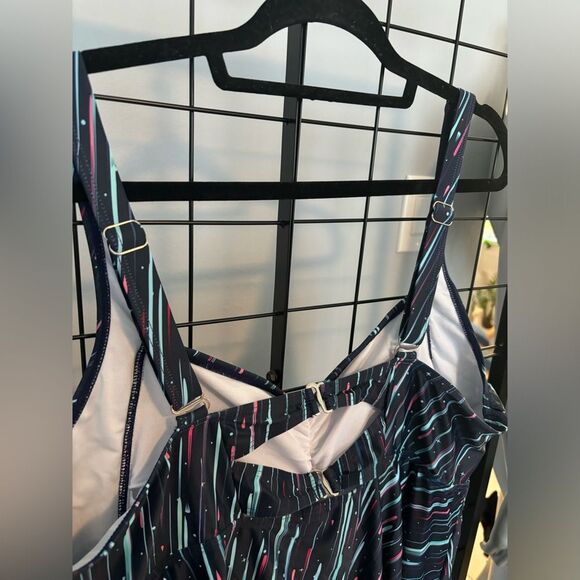 Aqua Eve Plus Size Multicolored Wireless Swim Tank NWT - Picture 6 of 7